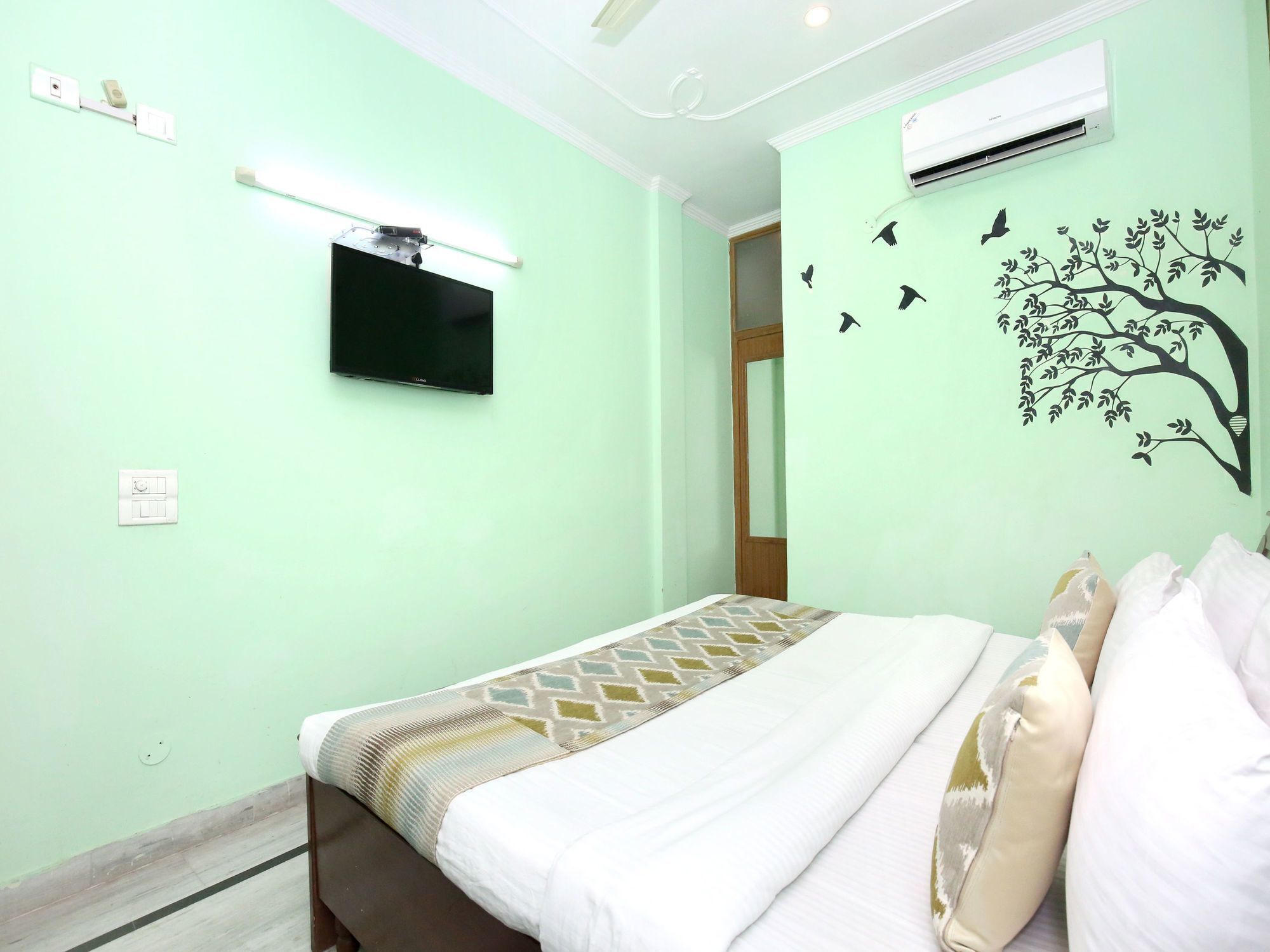 Oyo 6463 Hotel Dove Chandīgarh Eksteriør billede